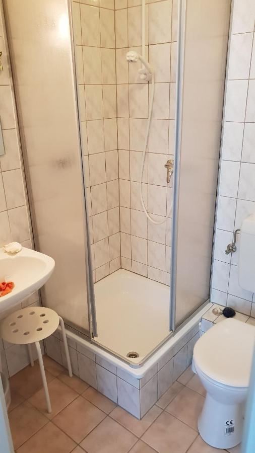 Zum Schlauncafe Hotel